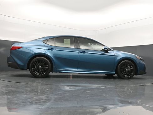 Used 2025 Toyota Camry SE FWD image 40