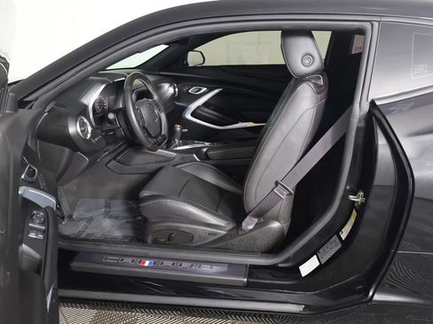 Used 2017 Chevrolet Camaro SS RWD image 28
