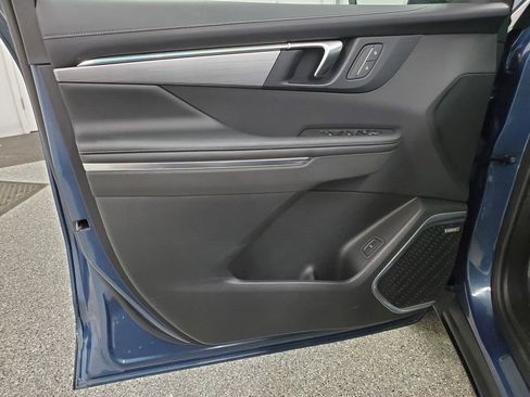 Used 2025 Buick Enclave Preferred image 12