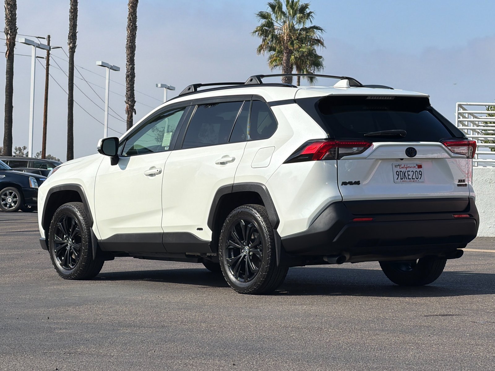 Used 2022 Toyota RAV4 XLE Premium AWD/4WD image 3