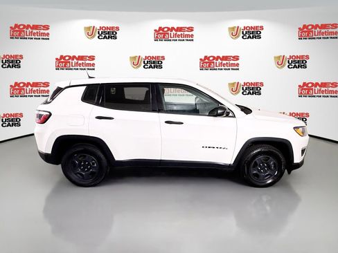 Used 2018 Jeep Compass Sport w/ Tech Group FWD image 16