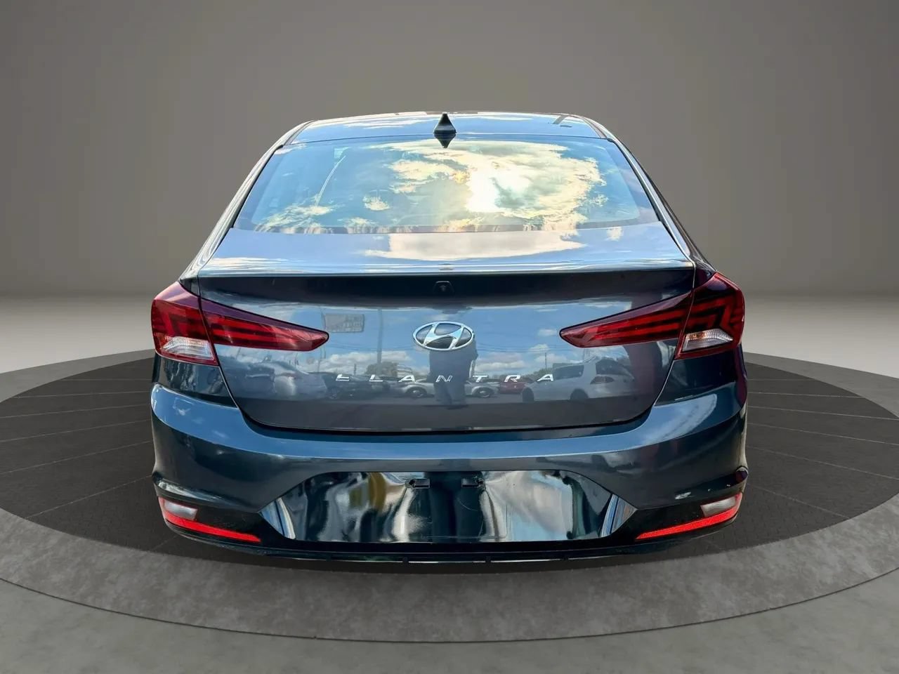Used 2020 Hyundai Elantra SEL FWD image 5