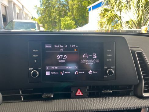 Used 2025 Kia Sportage LX image 20