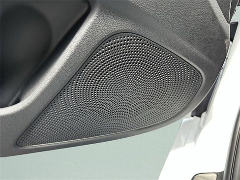 Used 2025 Genesis G70 2.5T image 20