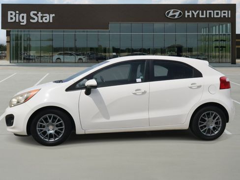 Used 2015 Kia Rio EX w/ Convenience Package FWD image 2