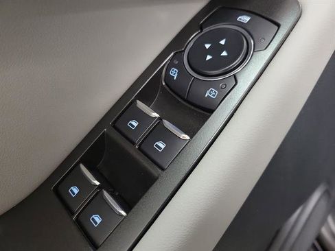 New 2026 Ford Explorer Active w/ Active Comfort Package image 19