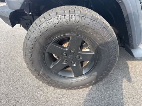 Used 2018 Jeep Wrangler Unlimited Sport AWD/4WD image 9