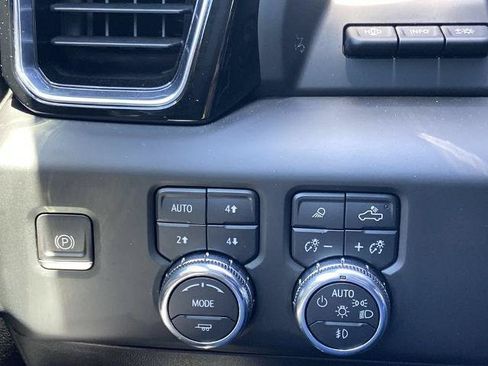 Used 2022 GMC Sierra 1500 Denali w/ Denali Reserve Package AWD/4WD image 13