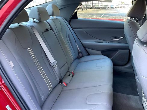 Certified 2025 Hyundai Elantra SEL image 16