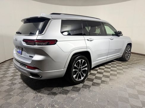 Used 2022 Jeep Grand Cherokee L Overland w/ Luxury Tech Group IV AWD/4WD image 7
