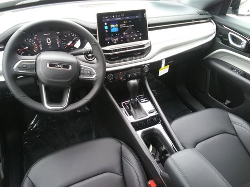 New 2026 Jeep Compass Limited AWD/4WD image 13