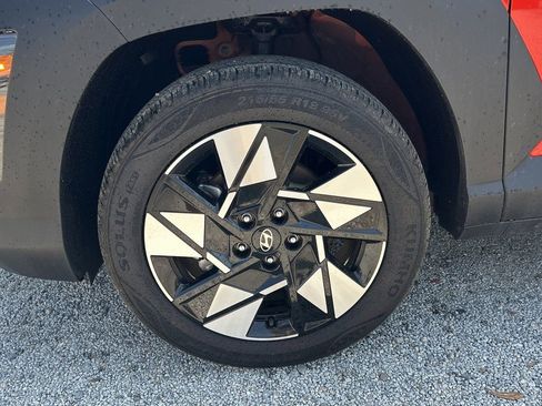 Certified 2025 Hyundai Kona SEL image 7