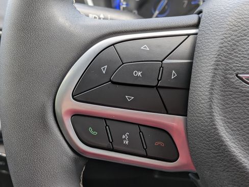 Used 2025 Chrysler Pacifica Select FWD image 23