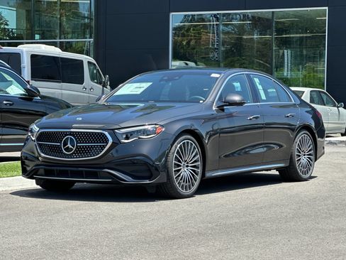 Used 2025 Mercedes-Benz E 350 Sedan image 7