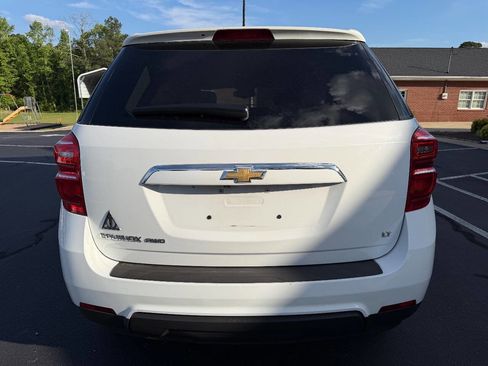 Used 2017 Chevrolet Equinox LT w/ Convenience Package AWD/4WD image 6