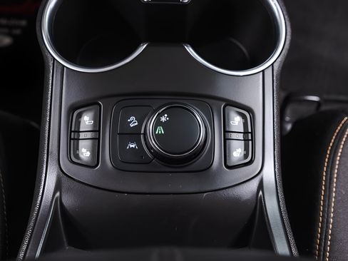 Used 2020 GMC Terrain SLE w/ Driver Convenience Package FWD image 19