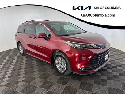 Used 2025 Toyota Sienna XLE