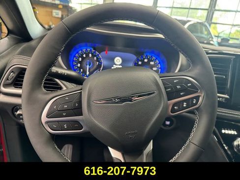New 2026 Chrysler Pacifica Select FWD image 18