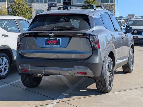 New 2026 Nissan Kicks SR FWD image 4