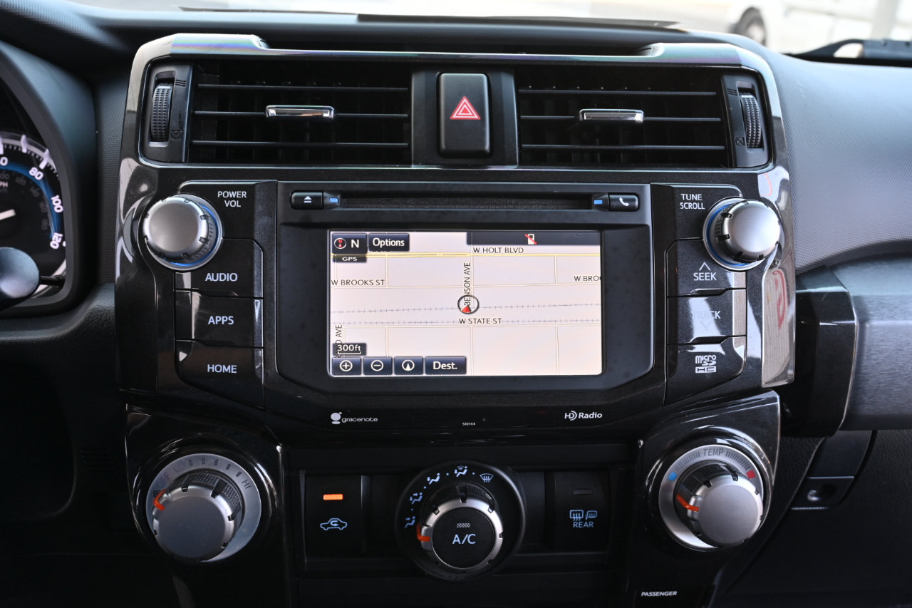 Used 2018 Toyota 4Runner TRD Off-Road Premium AWD/4WD image 24