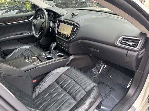 Used 2021 Maserati Ghibli Trofeo image 24