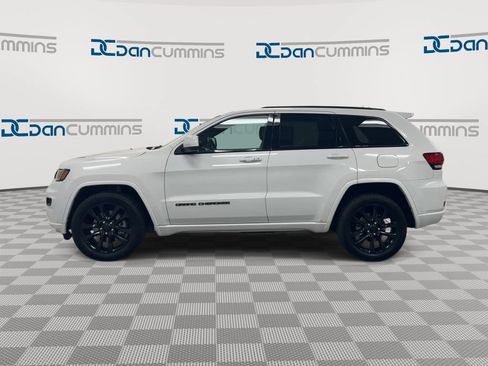 Used 2021 Jeep Grand Cherokee Laredo X AWD/4WD image 5