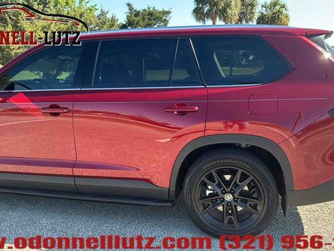 Used 2025 Toyota Grand Highlander AWD image 5