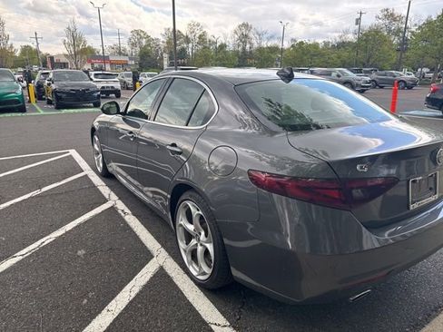 Used 2023 Alfa Romeo Giulia AWD w/ Quick Order Package 22X Lusso image 6