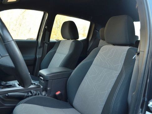 Used 2023 Toyota Tacoma TRD Sport image 18