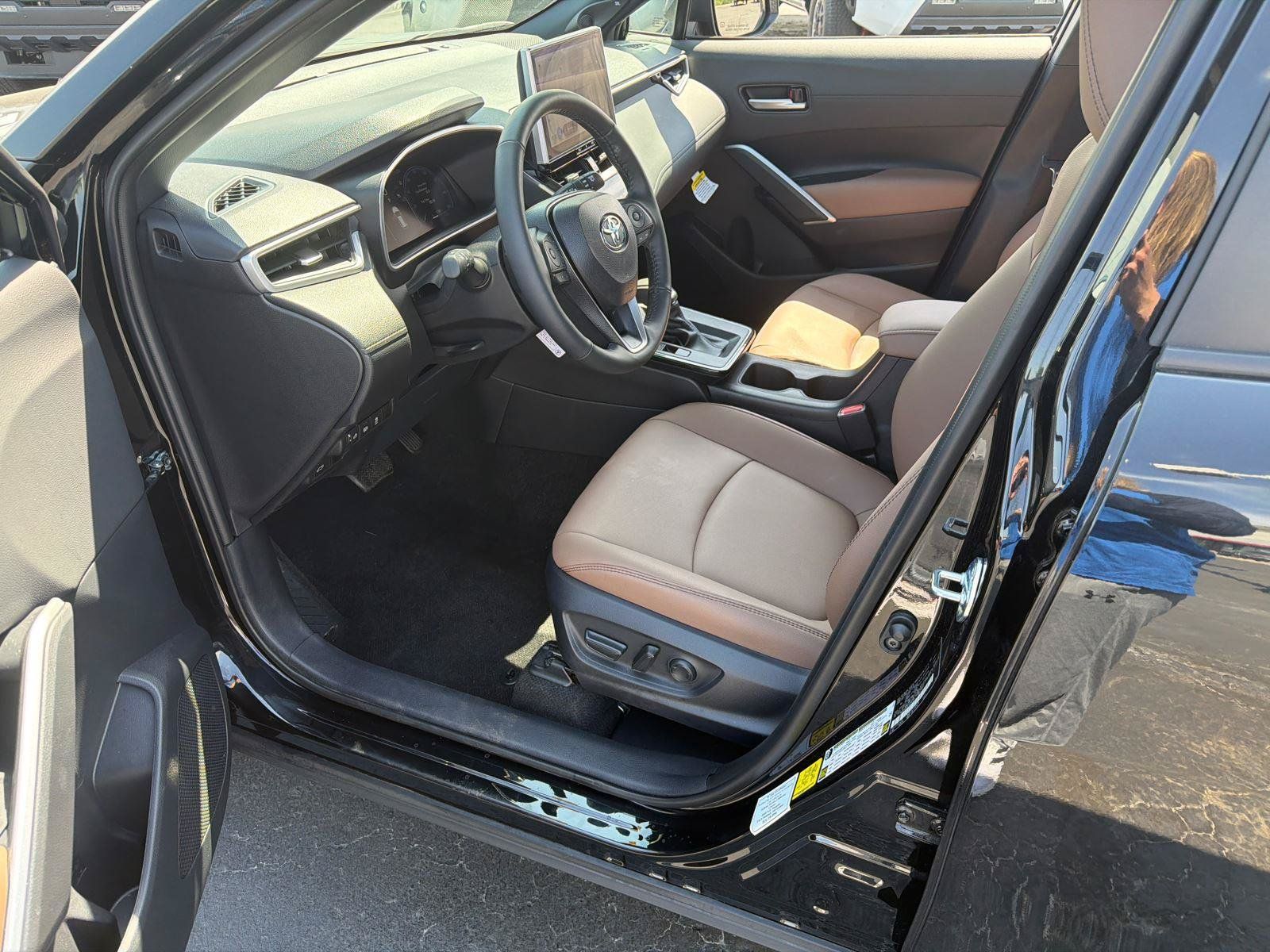 Used 2026 Toyota Corolla Cross XLE w/ Convenience Package AWD/4WD image 19