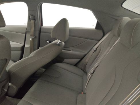 Used 2024 Hyundai Elantra SEL image 18