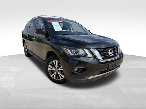 Used 2019 Nissan Pathfinder SL AWD/4WD image 2