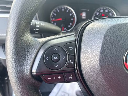Used 2021 Toyota RAV4 LE image 27