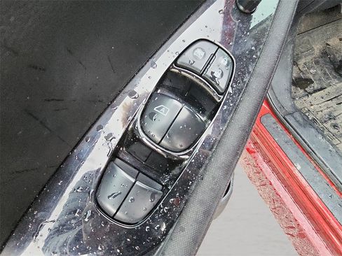 Used 2020 Nissan Leaf SV w/ SV Technology Package image 14