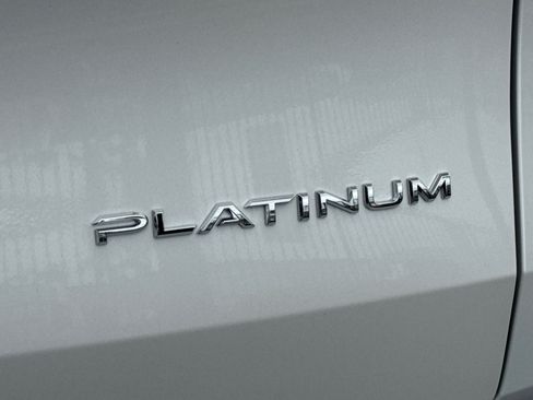 New 2026 Toyota Grand Highlander AWD Hybrid image 9