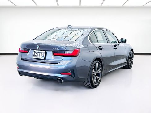 Used 2021 BMW 330i Sedan w/ Driving Assistance Package image 4