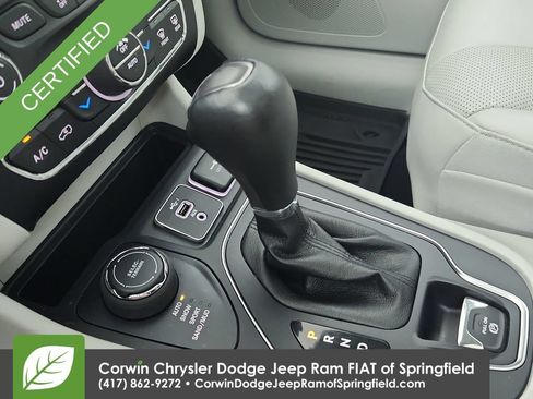 Used 2022 Jeep Cherokee Latitude Lux w/ Sun & Sound Group AWD/4WD image 26