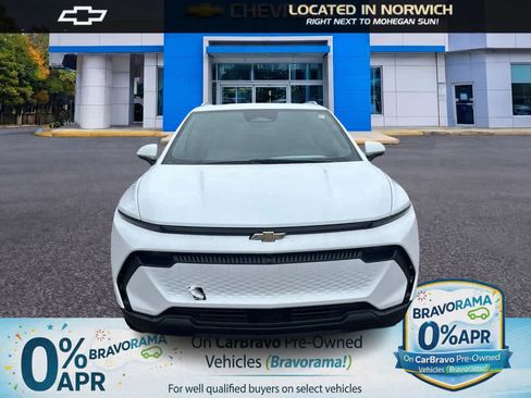 New 2026 Chevrolet Equinox EV LT image 2