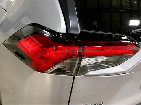Used 2023 Toyota RAV4 LE AWD/4WD image 29