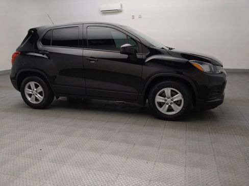 Used 2020 Chevrolet Trax LS w/ Tint and Cruise Package image 11