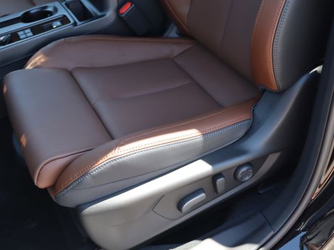 New 2026 Subaru Outback Touring image 10