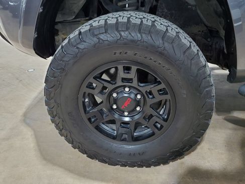 Used 2021 Toyota 4Runner Venture w/ Moonroof Package AWD/4WD image 42
