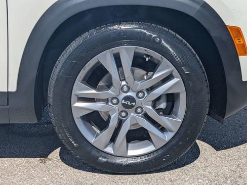 Certified 2023 Kia Seltos S FWD image 11