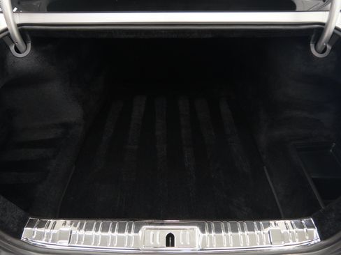 Used 2013 Rolls-Royce Ghost RWD image 18
