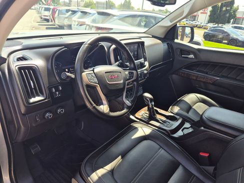 Used 2022 GMC Canyon Denali AWD/4WD image 16
