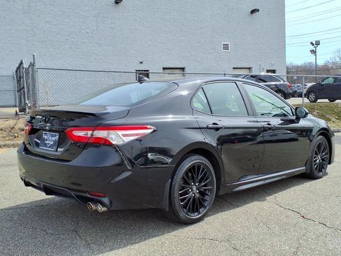Used 2020 Toyota Camry SE FWD image 6