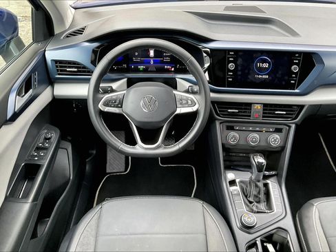Certified 2022 Volkswagen Taos SE w/ Driver Assistance Package image 4