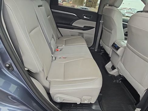 Used 2019 Toyota Highlander Limited AWD/4WD image 28