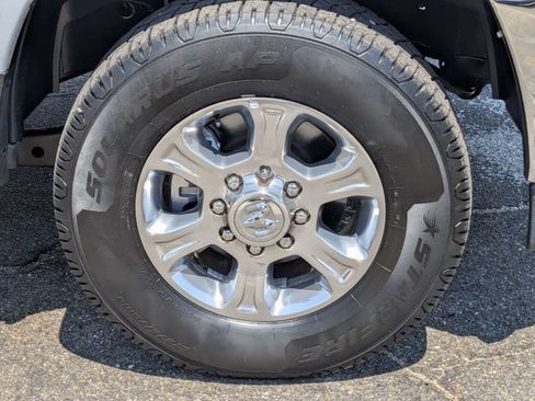 Used 2024 RAM 2500 Big Horn AWD/4WD image 11