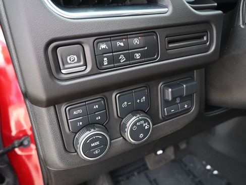 Used 2023 Chevrolet Tahoe Z71 w/ Z71 Off-Road Package AWD/4WD image 16